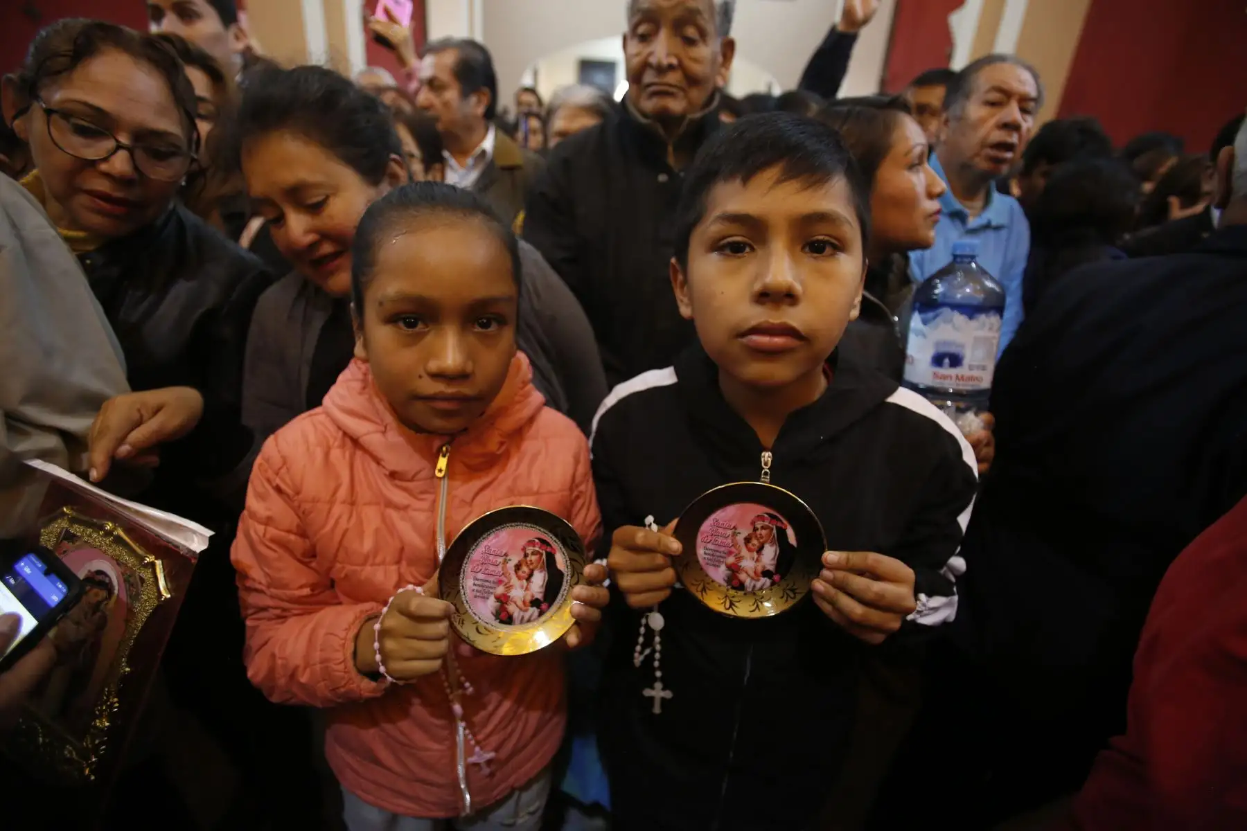 Devotos acompañan en procesión y misa en homenaje a Santa Rosa de Lima. Foto: ANDINA/Renato Pajuelo