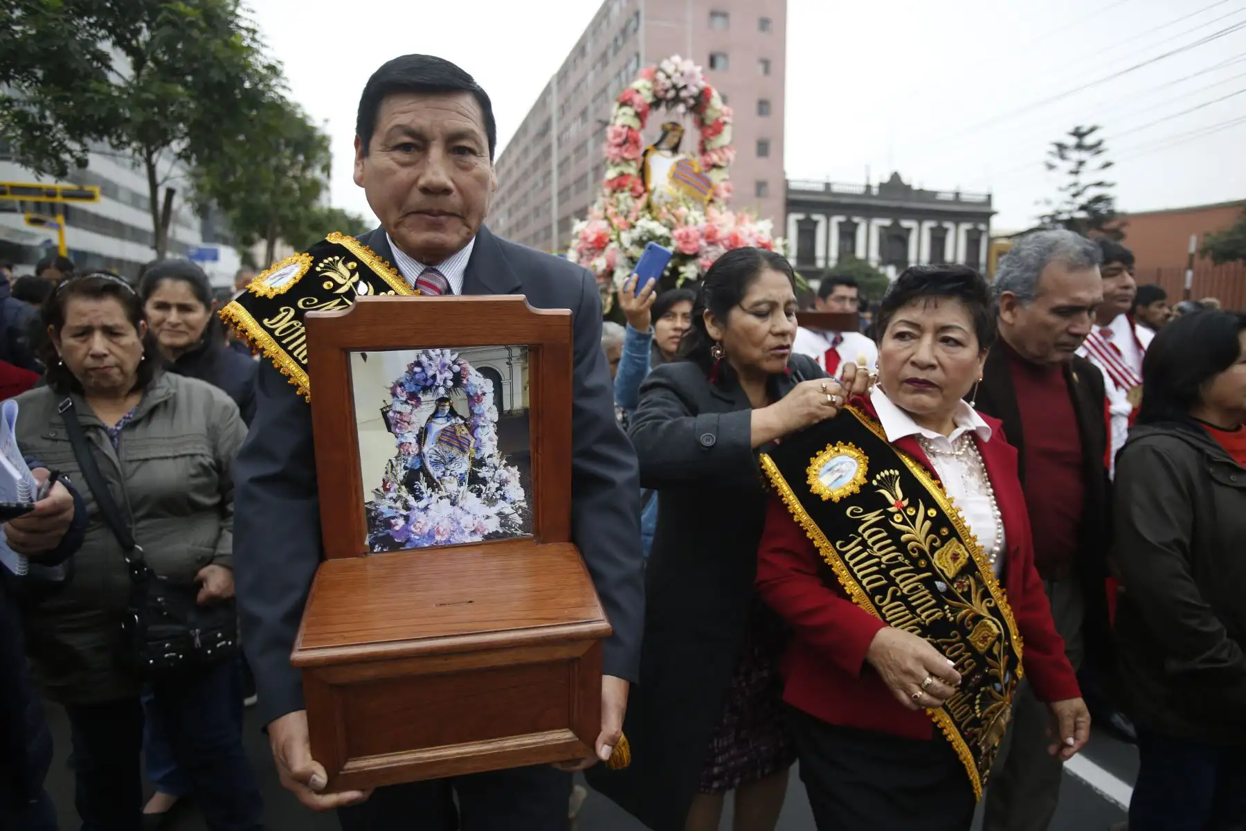 Devotos acompañan en procesión y misa en homenaje a Santa Rosa de Lima. Foto: ANDINA/Renato Pajuelo