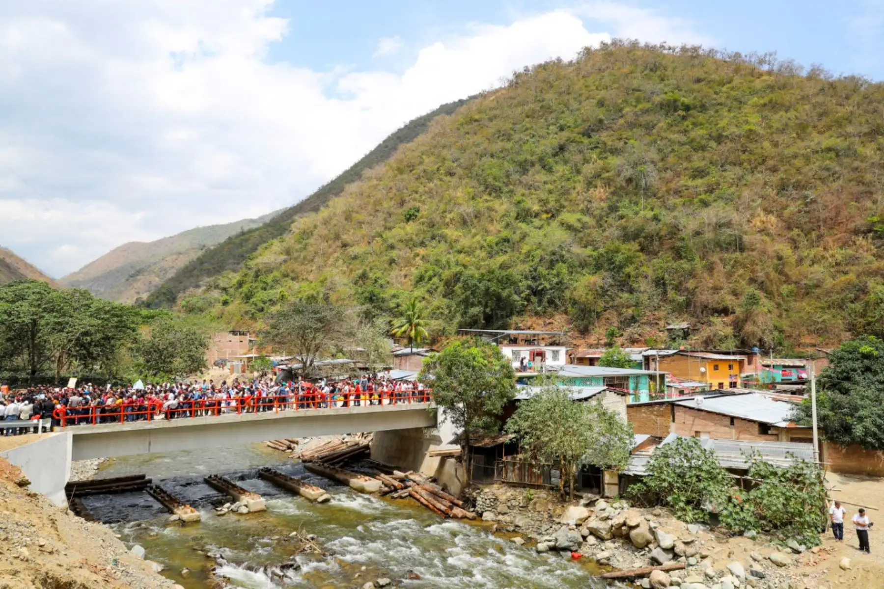 El MTC inauguró las obras de renovación del puente sobre la quebrada Paramillo, en el distrito de San José del Alto (Cajamarca).