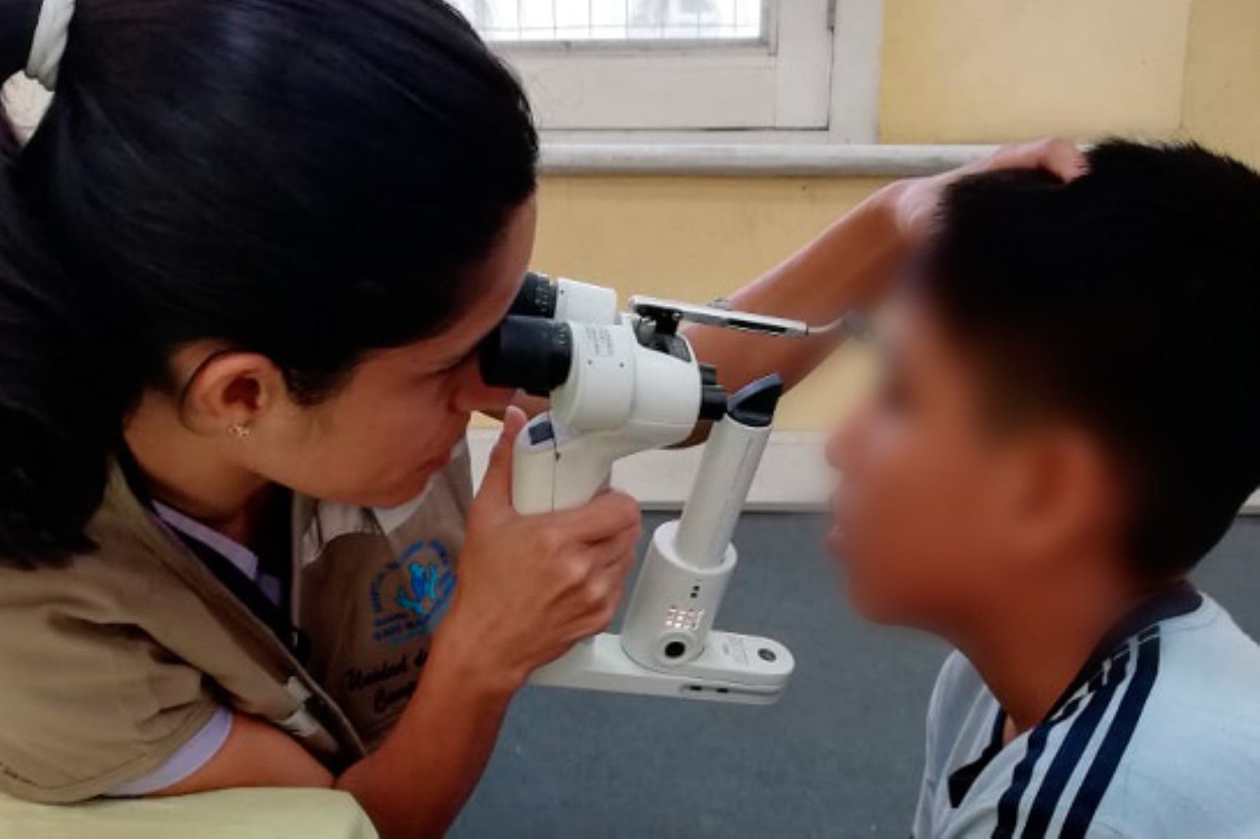El Ministerio de Salud recomienda acudir al servicio médico oftalmológico con regularidad para prevenir o tratar problemas visuales.