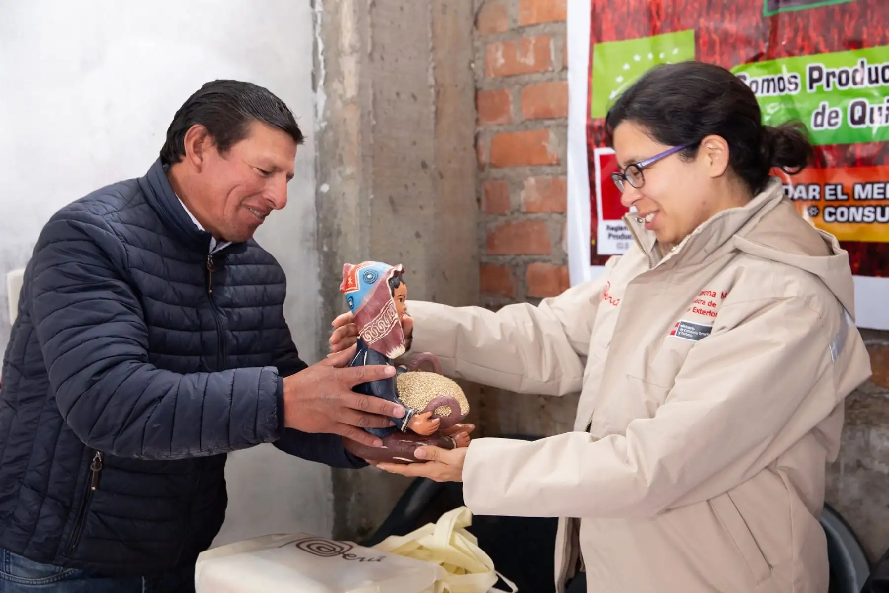 Implementan plan piloto para reducir costos logísticos de la cadena de exportación de la quinua en Ayacucho.
