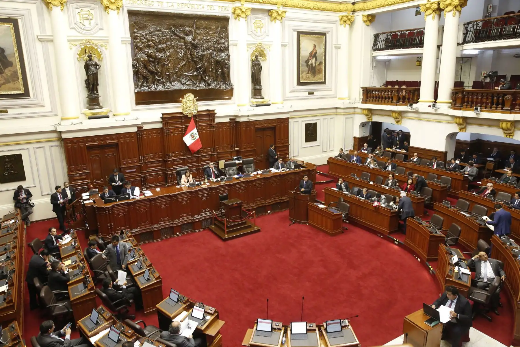 Ministro de Justicia, Vicente Zeballos responde el  pliego interpelatorio en pleno del Congreso.
Foto: ANDINA/Renato Pajuelo