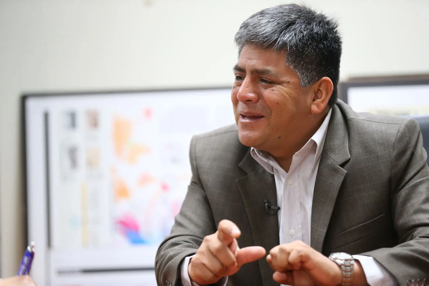 “El Gobierno Nacional ha visto por conveniente ampliar la cobertura en la atención de la salud, lo cual es muy importante para la región Ayacucho, porque tiene varias brechas en Salud que es prioritario solucionar" puntualizó el goberrnador regjonal de Ayacucho, Carlos Rúa. Arñops co, hi nodre po el kia ANDINA/Carlos Lezama