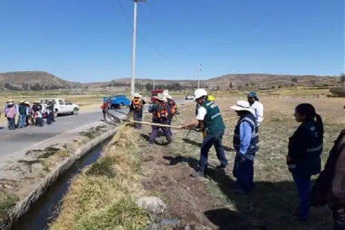 A fin de fortalecer las capacidades de los pobladores en prevención y primera respuesta frente al inicio de un incendio forestal, el Servicio Nacional Forestal y de Fauna Silvestre (Serfor) del Ministerio de Agricultura y Riego, implementa desde junio un programa de sensibilización y capacitación que incluye talleres teórico-prácticos en las diversas regiones del Perú.
