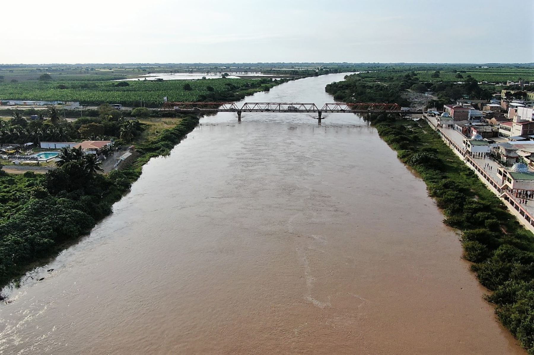 El río Tumbes volvió a incrementar su caudal en las últimas horas debido a las lluvias intensas. ANDINA/Difusión