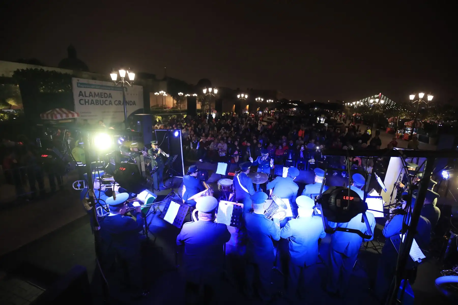 Banda de la Policía Nacional realiza homenaje a Chabuca Granda por los cien años de su nacimiento en la Alameda que lleva su nombre.

Foto: ANDINA/Juan Carlos Guzmán Negrini