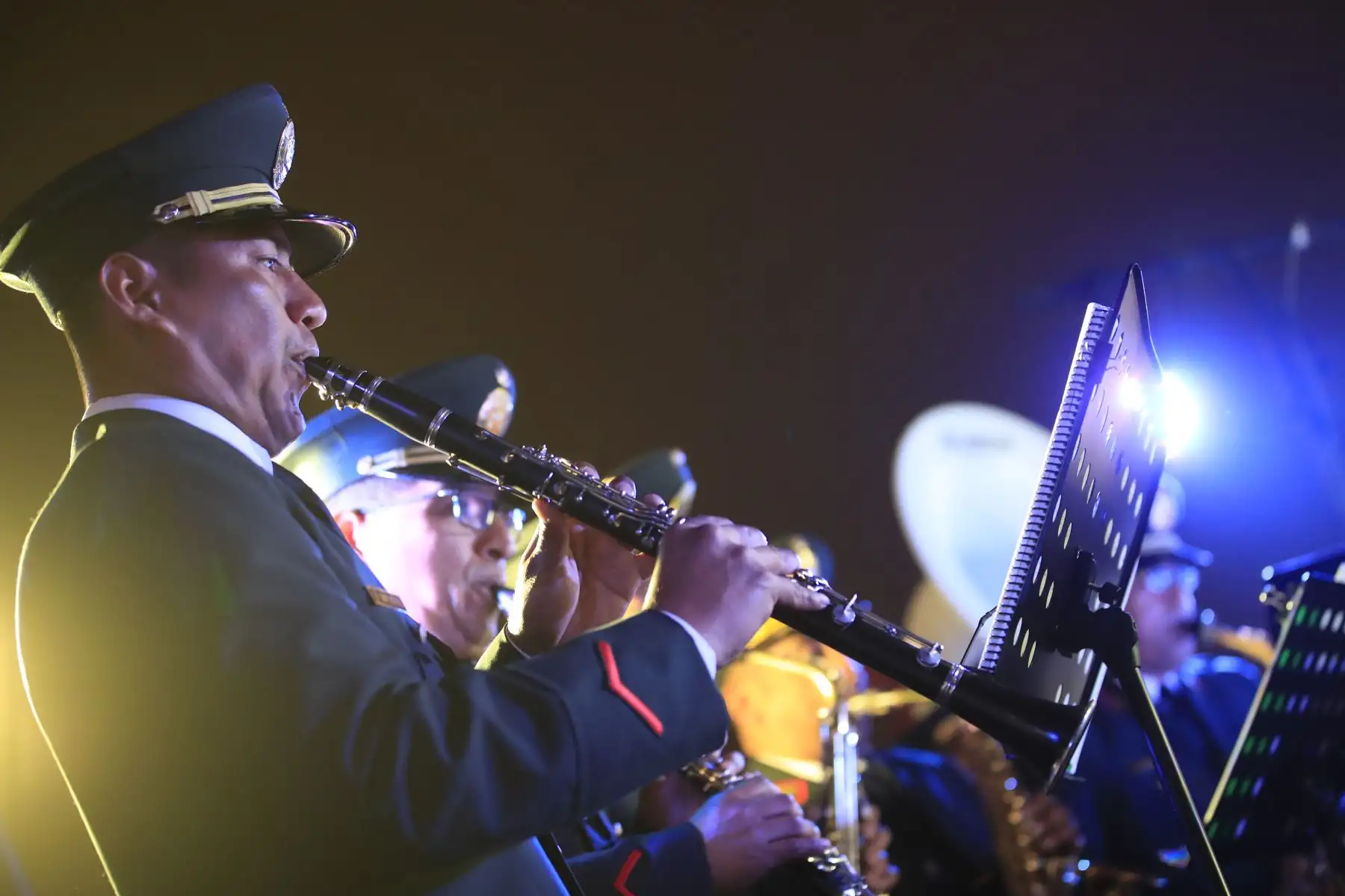 Banda de la Policía Nacional realiza homenaje a Chabuca Granda por los cien años de su nacimiento en la Alameda que lleva su nombre.

Foto: ANDINA/Juan Carlos Guzmán Negrini
