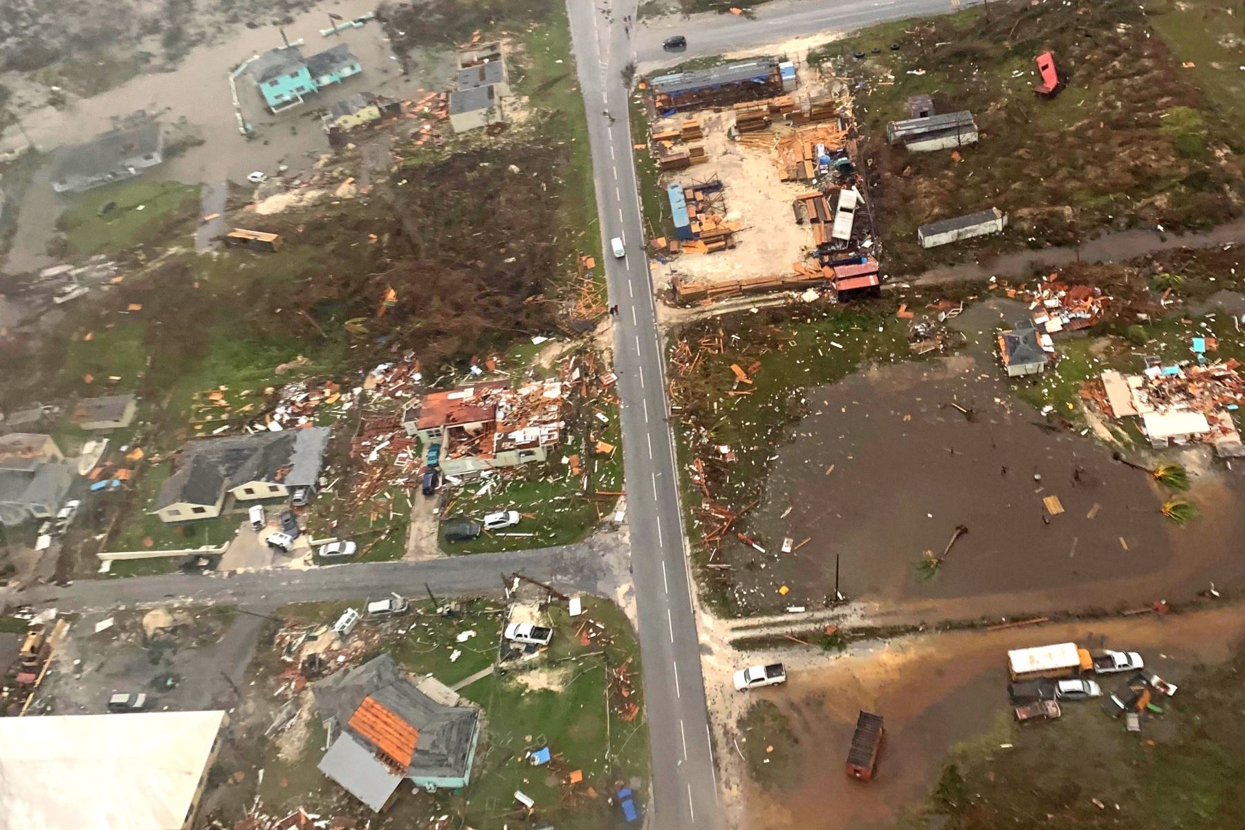 Vista aérea de los daños que quedaron después del paso del huracán Dorian en las Bahamas. Foto: EFE
