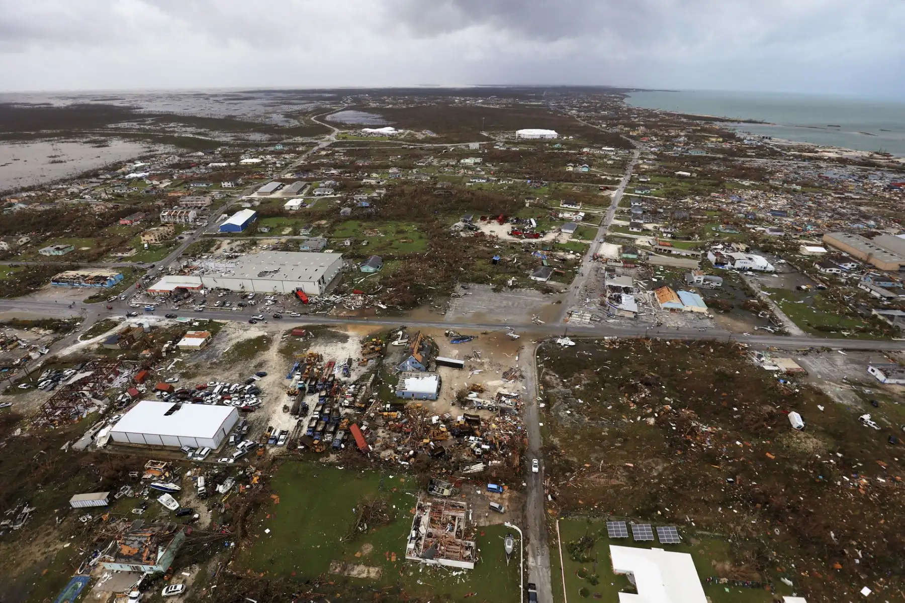 Escombros y destrucción tras el huracán Dorian en la isla Great Abaco en el norte de Bahamas. Foto: AFP