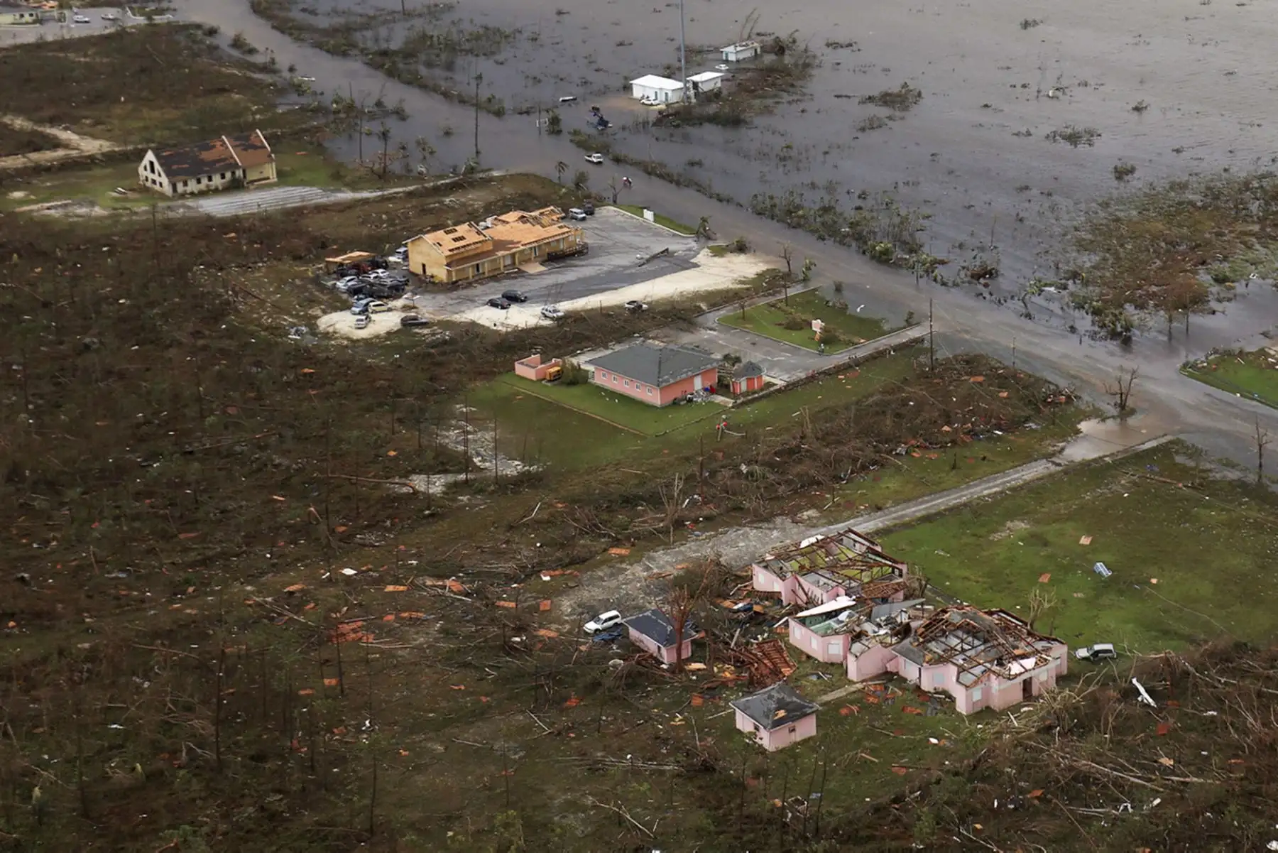Escombros y destrucción tras el huracán Dorian en la isla Great Abaco en el norte de Bahamas. Foto: AFP