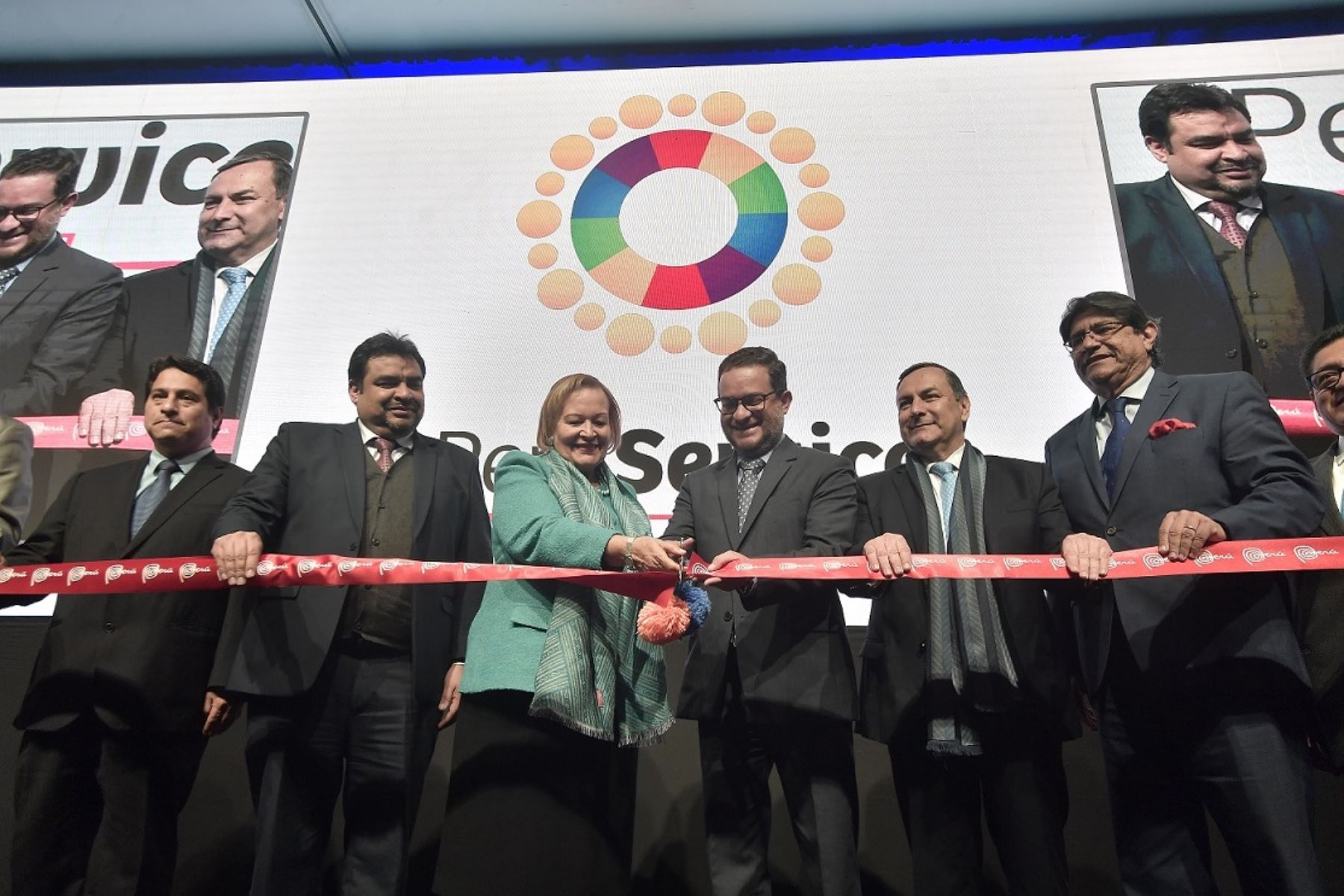 El ministro Edgar Vásquez inauguró rueda de negocios especializada.