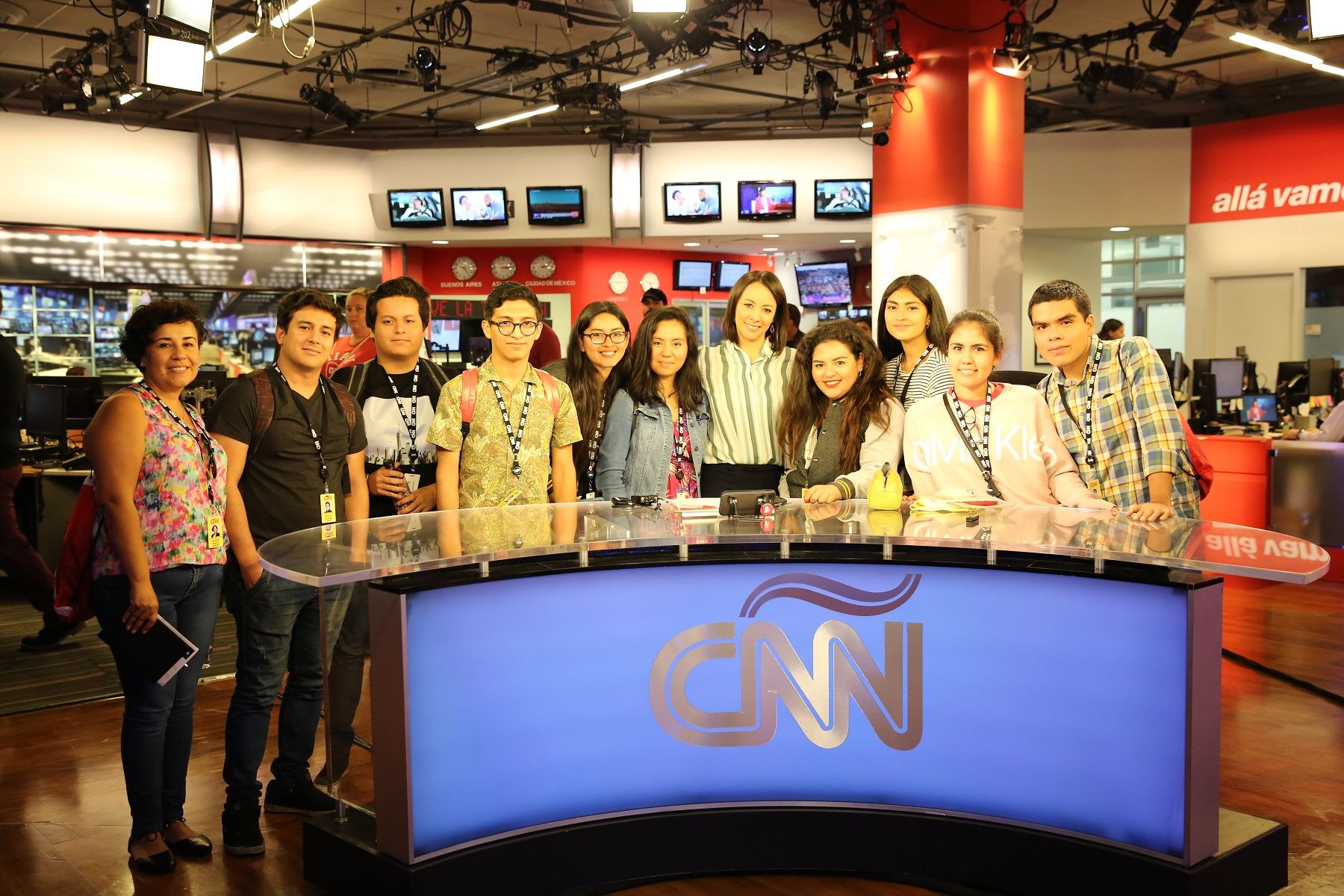 Universitarios en CNN internacional Foto: Difusión