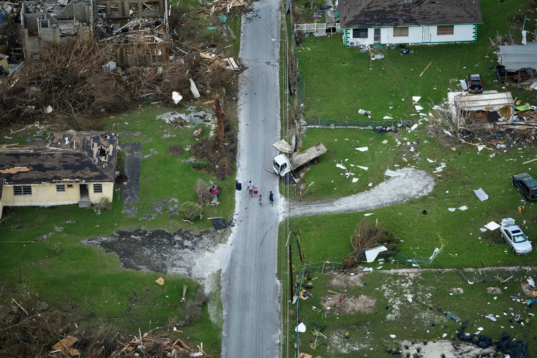 Vista aérea de los daños causados ​​por el huracán Dorian en Marsh Harbour, Isla Gran Ábaco en las Bahamas. Foto: AFP