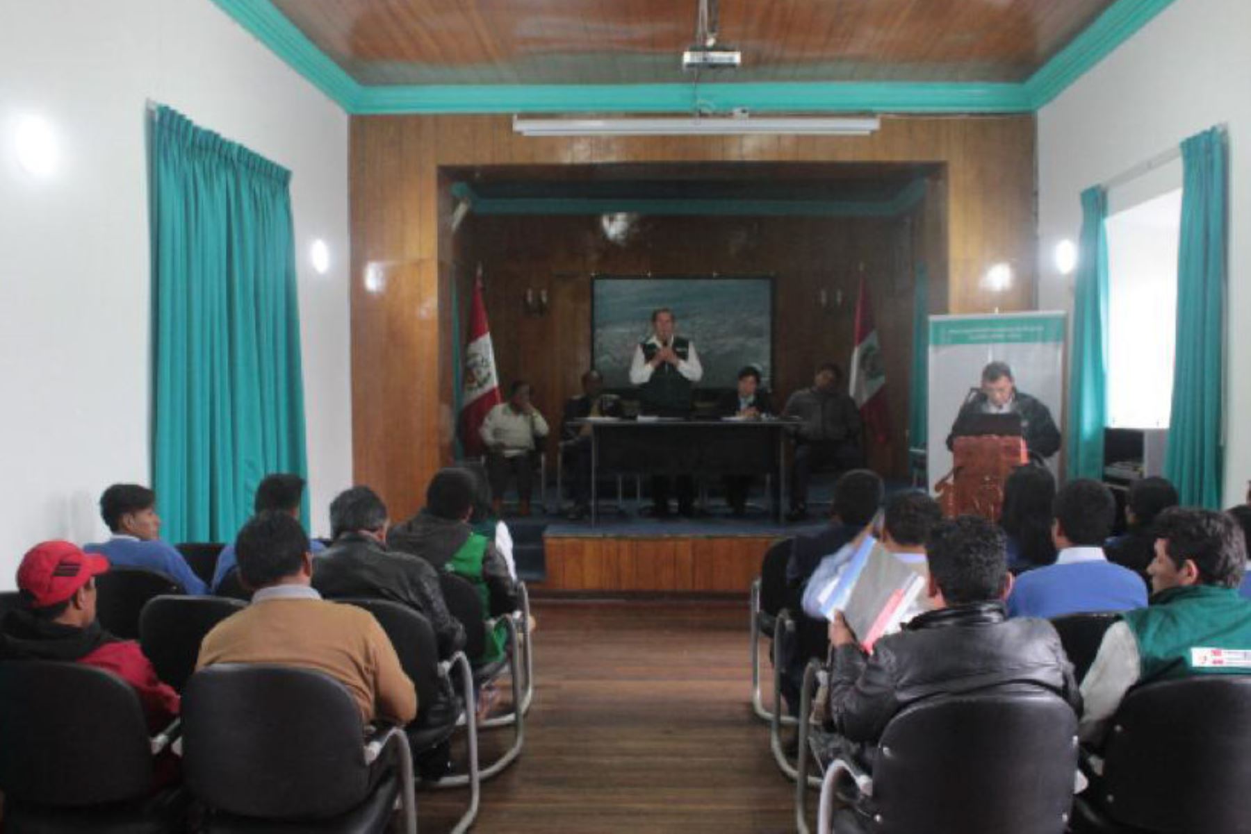 Ayacucho: autoridades reciben guía para reducir degradación en suelos