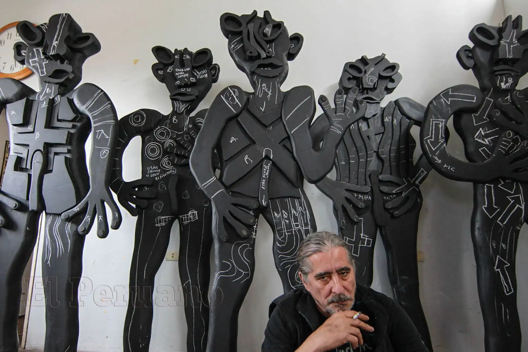 Fotografía tomada el 22 noviembre 2011 / Entrevista al artista plástico José Tola. Foto: ANDINA/ Carlos Lezama