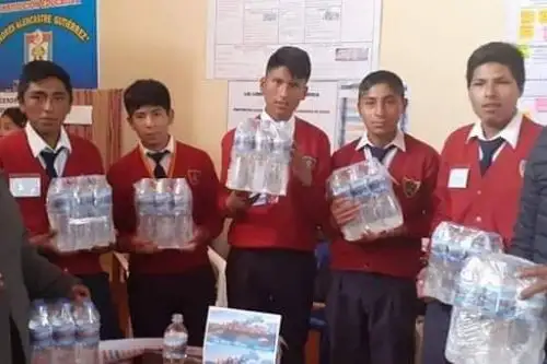 Escolares de Cusco innovan con agua mineral proveniente del nevado Ausangate.
