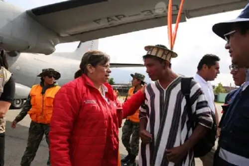 Tras el envío de una brigada del Ministerio de Salud (Minsa) a la comunidad nativa de Parijaro, en la provincia de Satipo, región Junín, la ministra Zulema Tomás llegó a la zona para reforzar las acciones desplegadas por el sector a fin de atender los casos de intoxicación masiva.