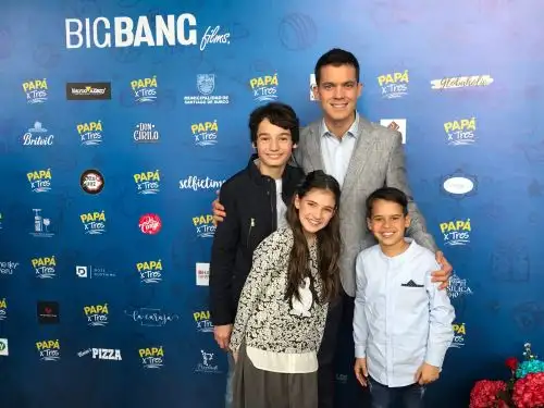 Elenco de la cinta "Papá X Tres".
