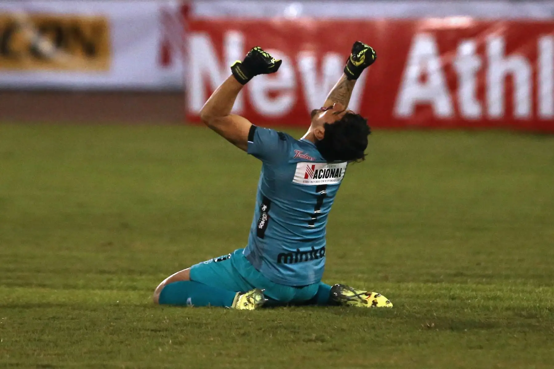 Jonathan Medina de Sport Boys juega en el Torneo Clausura. Foto: ANDINA/Vidal Tarqui