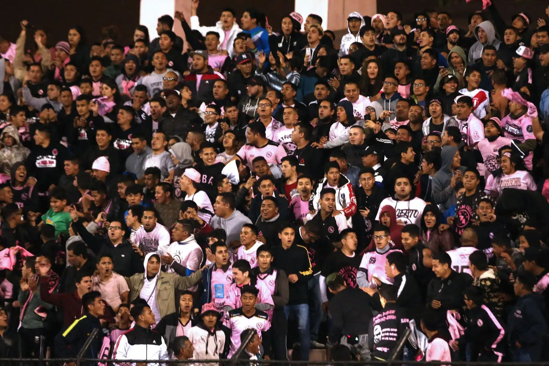 Hinchas de Sport Boys vs. Deportivo Municipal juegan por la fecha 6 del Torneo Clausura. Foto: ANDINA/Vidal Tarqui