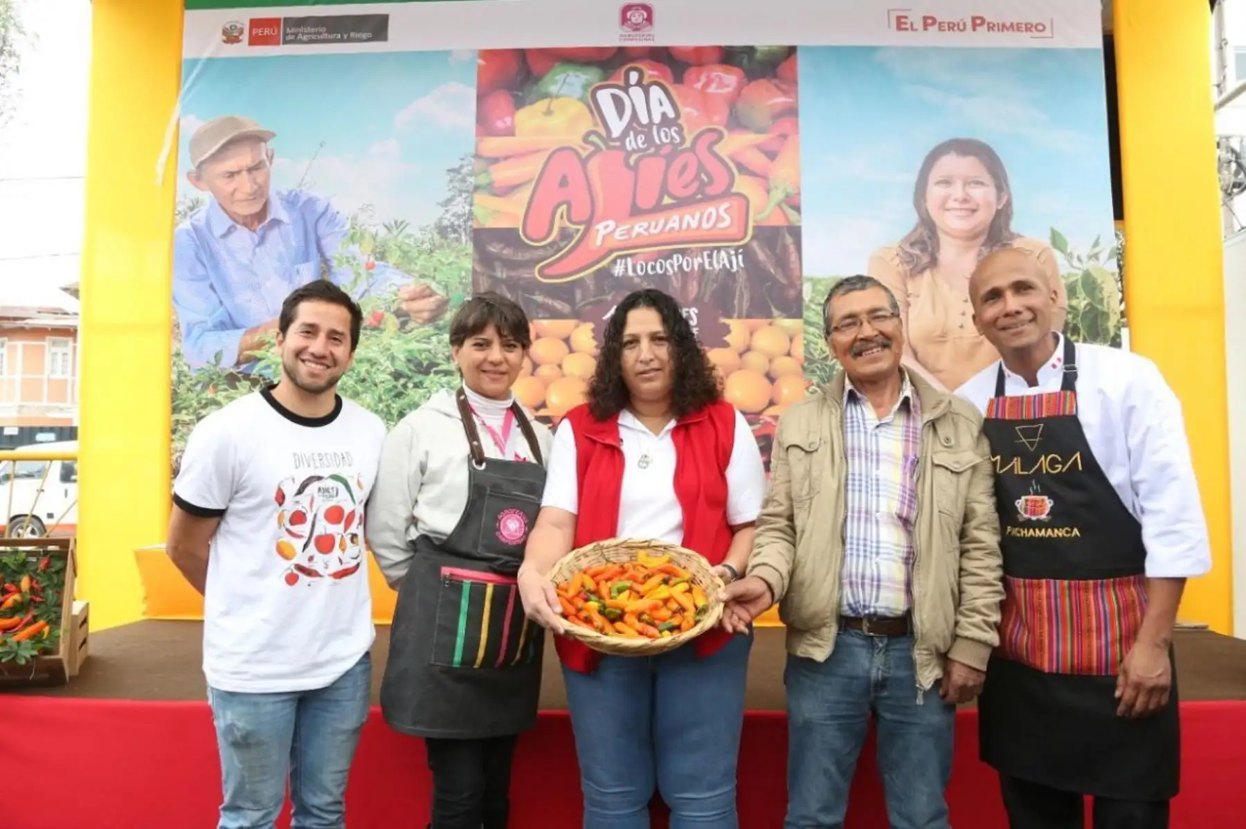 Ministra de Agricultura y Riego, Fabiola Muñoz (al centro). Foto: Cortesía.