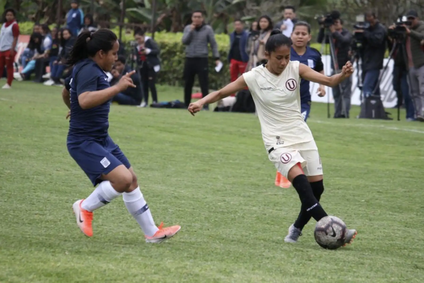 Universitario  derrotó 1 a 0 a Alianza Lima en el clásico del futbol femenino  en Campo Mar.
Foto: ANDINA/Difusión