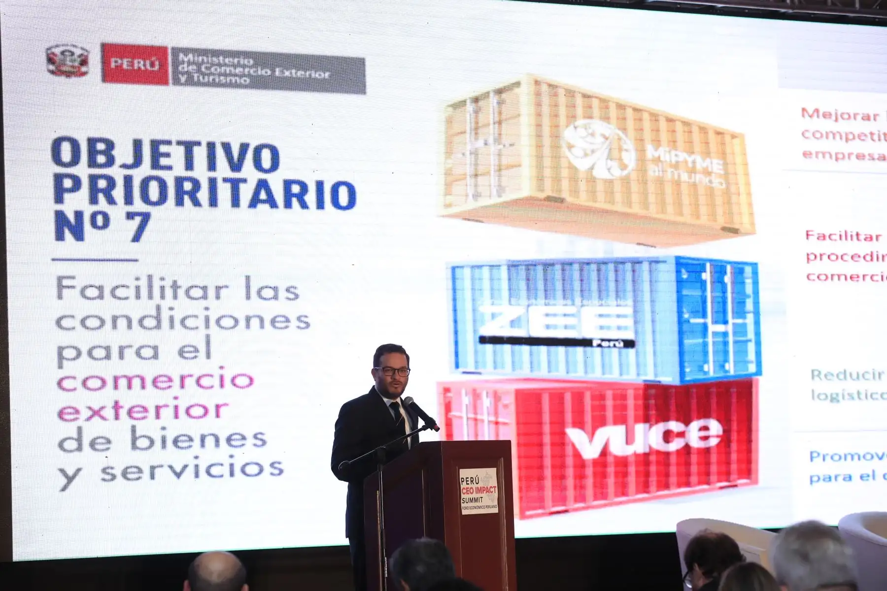 Edgar Vásquez, ministro de Comercio Exterior y Turismo, durante su exposición en el foro: Perú CEO Impact Summit 

Foto: Andina/Juan Carlos Guzman Negrini