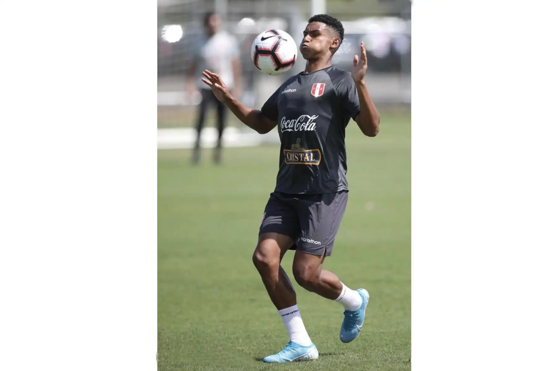 Kevin Quevedo durante las practicas de la selección Peruana de futbol  en el Banc of California Stadium.Foto:ANDINA/FPF