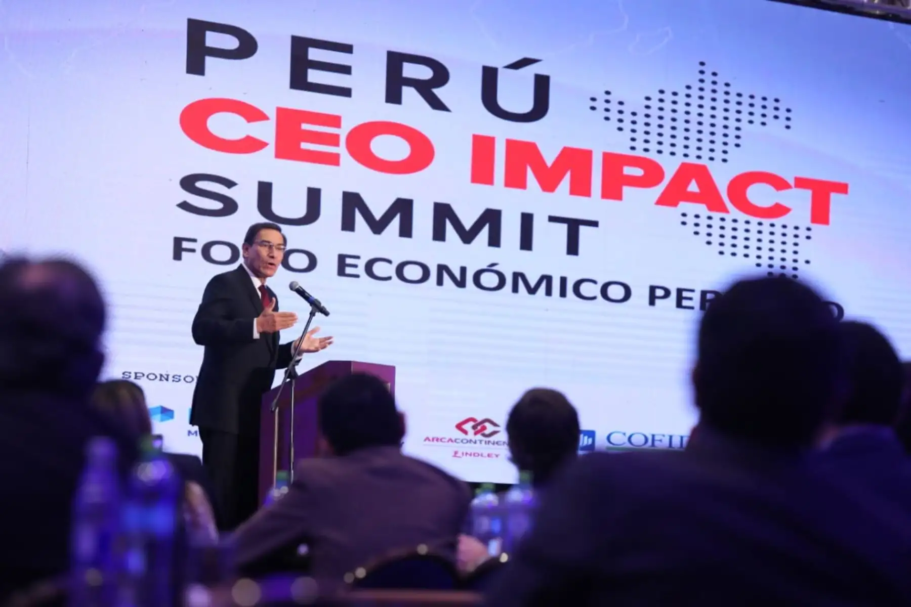 Jefe de Estado, Martín Vizcarra, clausura el Foro Económico Peruano “Competitividad para el Desarrollo”.Foto:ANDINA/Prensa  Presidencia