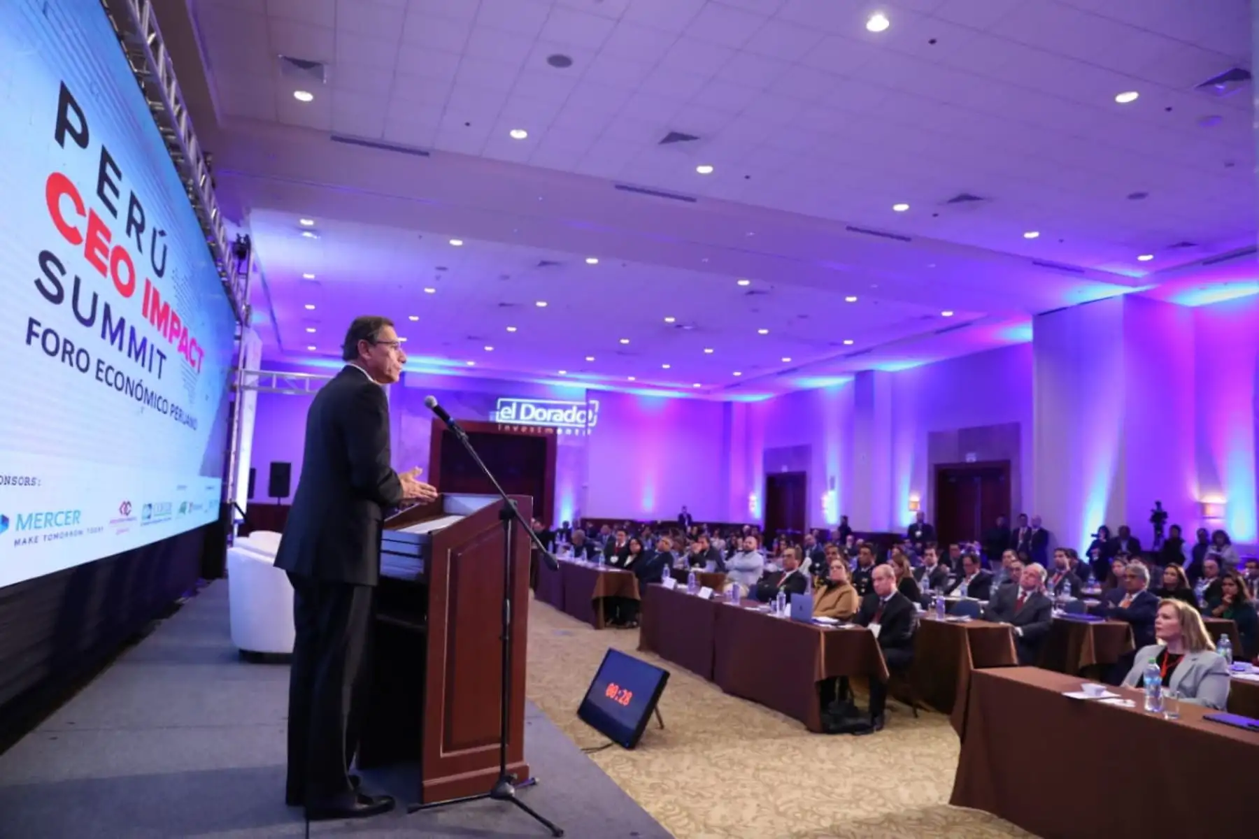 Jefe de Estado, Martín Vizcarra, clausura el Foro Económico Peruano “Competitividad para el Desarrollo”.Foto:ANDINA/Prensa  Presidencia