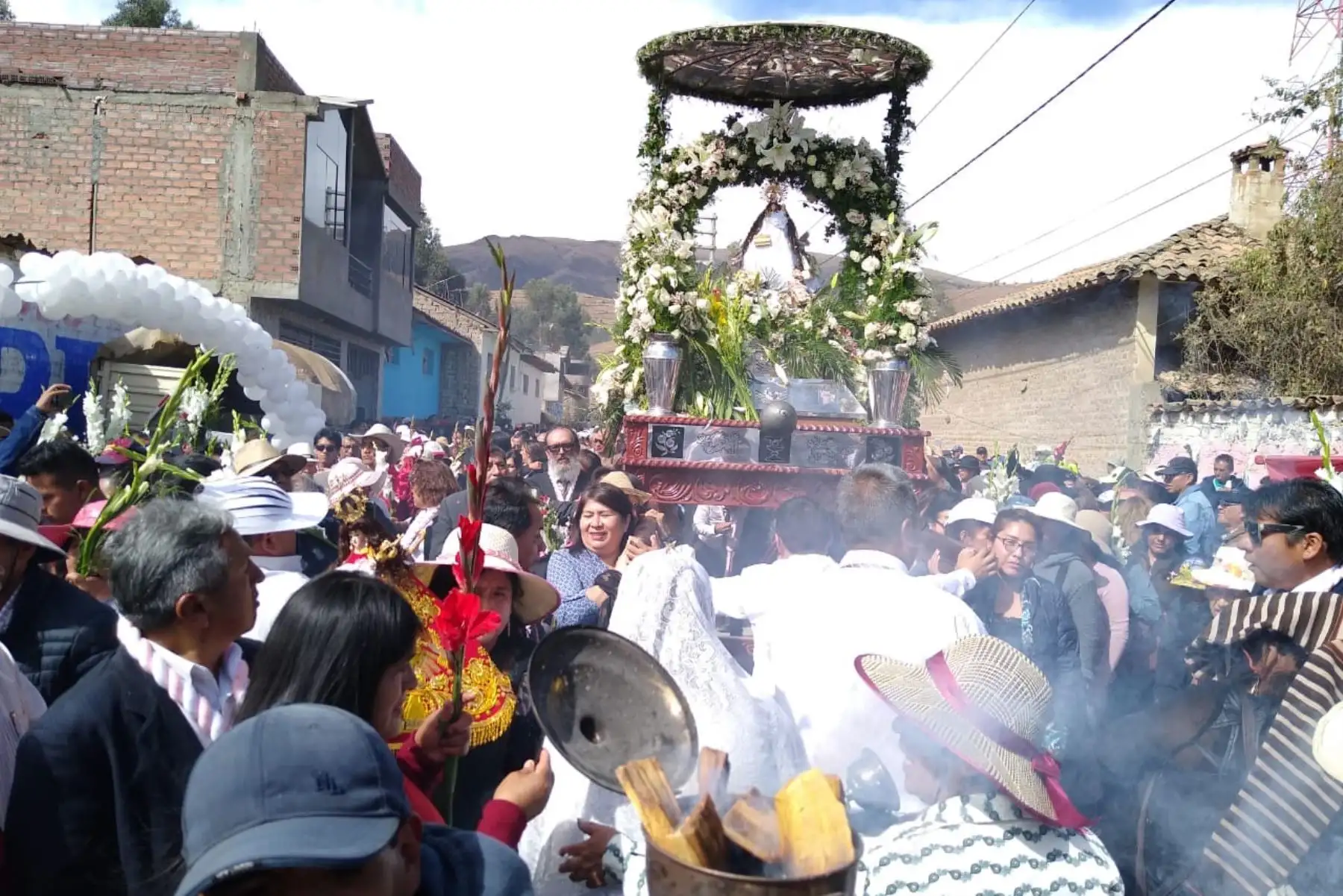 Miles de devotos peruanos y extranjeros de la Virgen de Cocharcas, participan en su festividad, declarada Patrimonio Cultural de la Nación en el 2014; en la región Junín. Foto:ANDINA/Pedro Tinoco