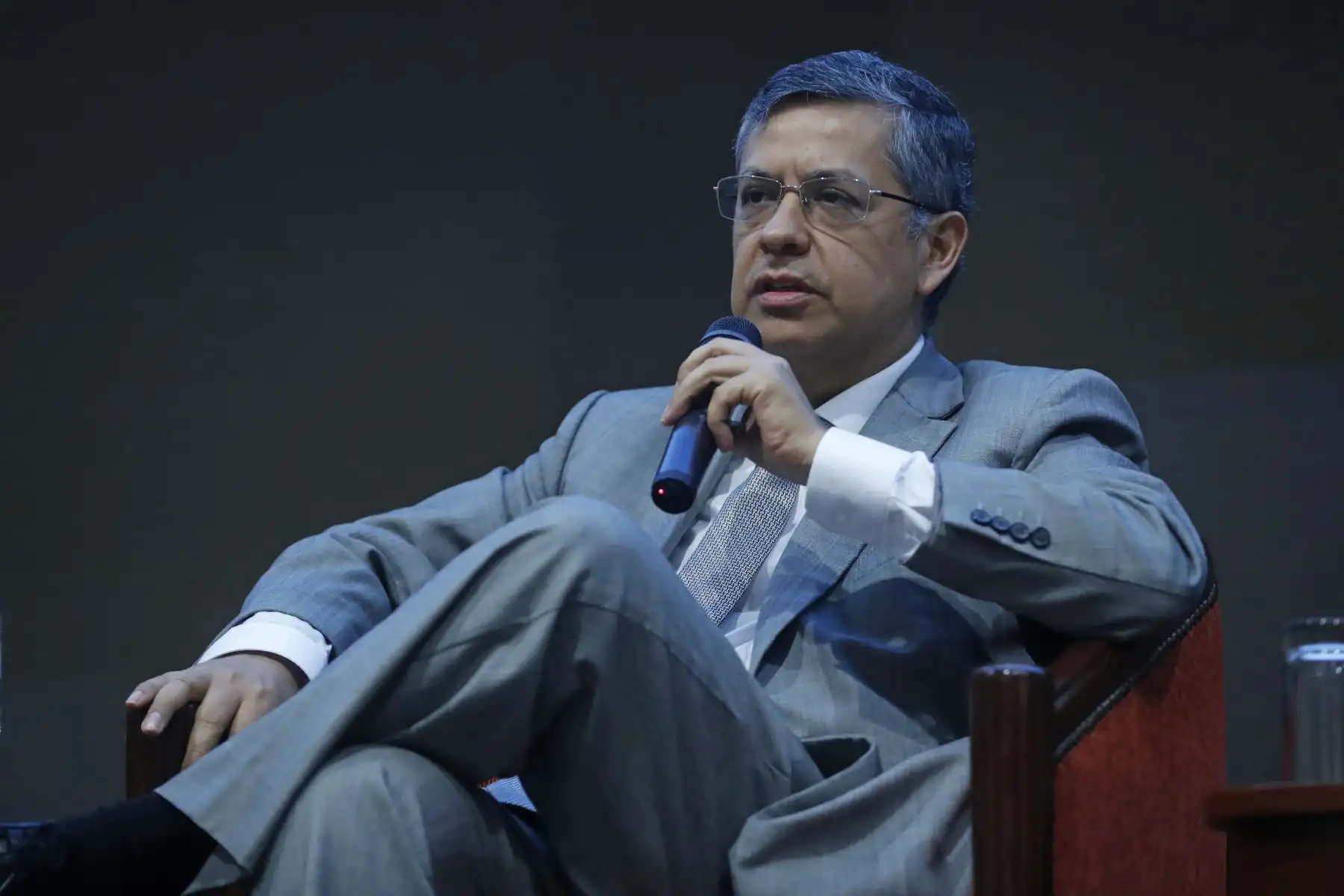 Adrián Armas, gerente de Estudios del BCR en Foro Económico 2019: 