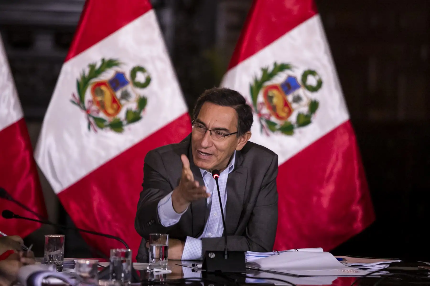 Presidente Martín Vizcarra acompañado por representantes del Ejecutivo, sostiene una reunión con autoridades de Piura para dialogar sobre las distintas prioridades y proyectos de la región.Foto:ANDINA/Prensa Presidencia