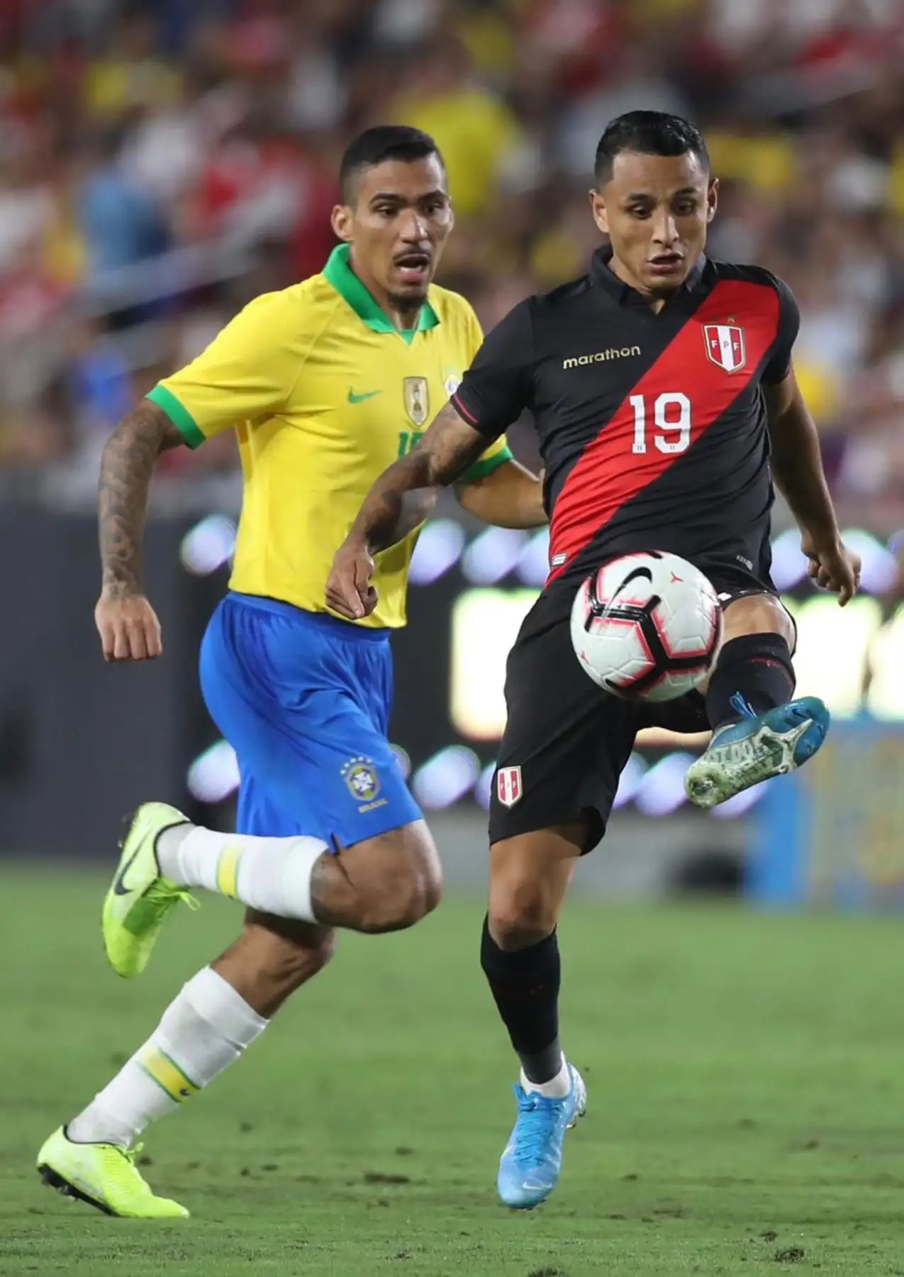 Yoshimar Yotún durante el partido amistoso de fútbol internacional entre Brasil y Perú en el Los Angeles Memorial Coliseum, en Los Ángeles, California, el 10 de septiembre de 2019. Foto: FPF