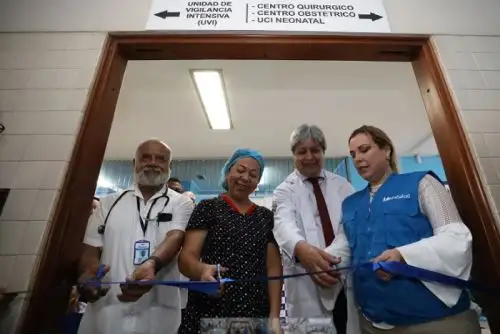 Renovados ambientes en los centros quirúrgico y obstétrico, así como en la Unidad de Cuidados Intensivos (UCI) de Neonatología del Hospital II de Pucallpa, que beneficiarán a más de 142,000 asegurados de la región Ucayali, fueron presentados por la presidenta ejecutiva del Seguro Social de Salud (EsSalud), Fiorella Molinelli.