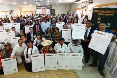 Indecopi entrega registros de marcas colectivas a familias de artesanos y productores de Lambayeque