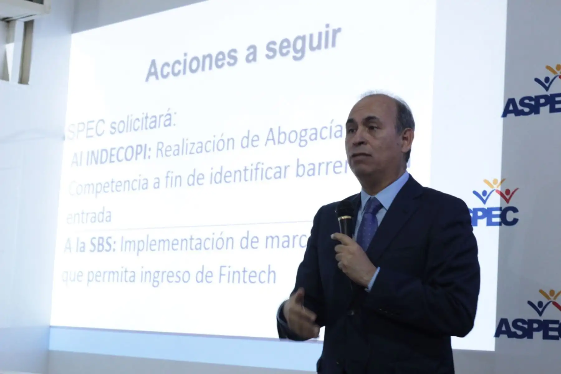 Crisólogo Cáceres, presidente de la Asociación Peruana de Consumidores y Usuarios (Aspec). ANDINA/Difusión