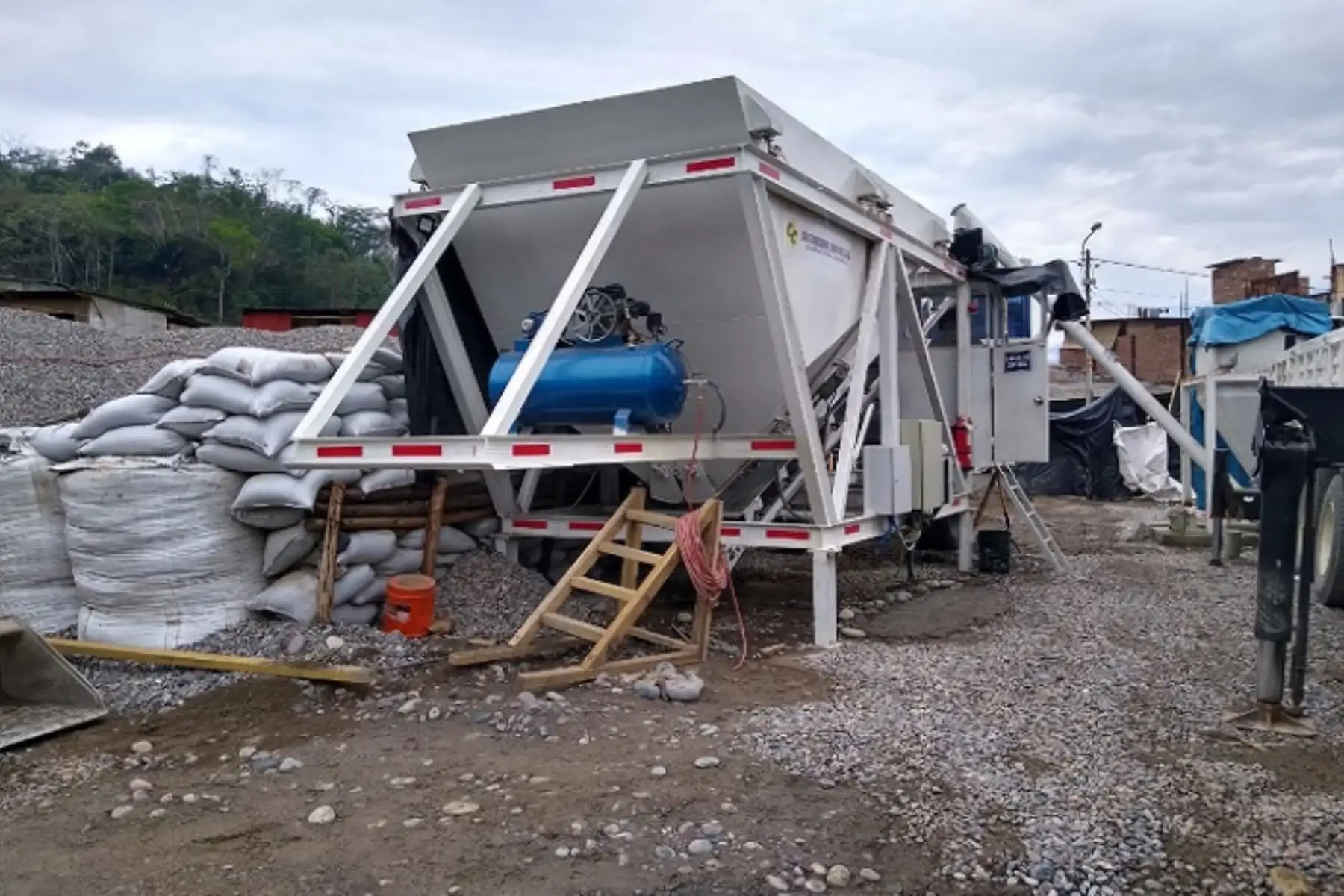 La fabricación de la estructura metálica para el puente Kimbiri-Irapitari se encuentra en proceso, informó Provías Descentralizado..