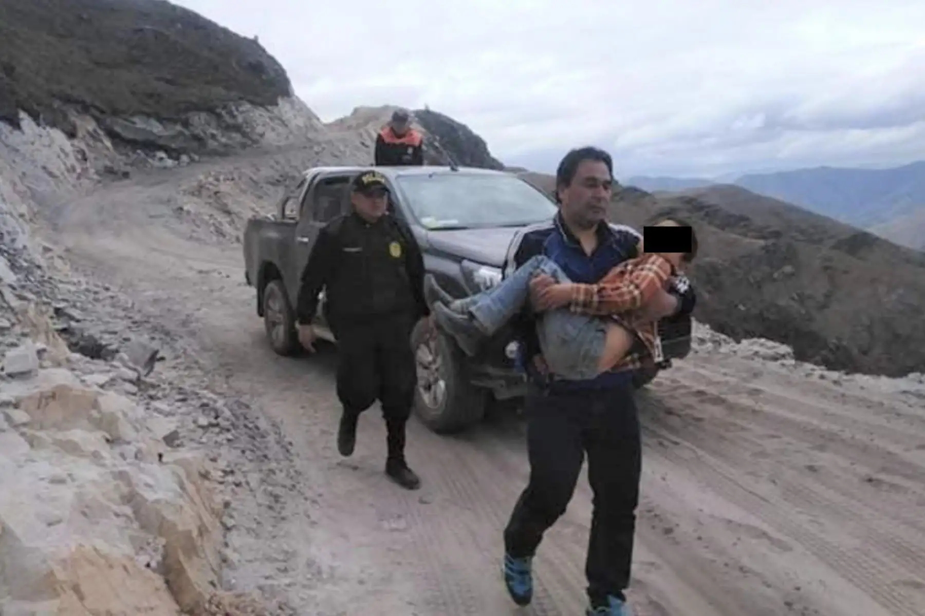 Niño héroe de 7 años caminó por más de una hora buscando ayuda para salvar a su padre herido en accidente en Áncash. Foto: Cortesía Lenin Flores.