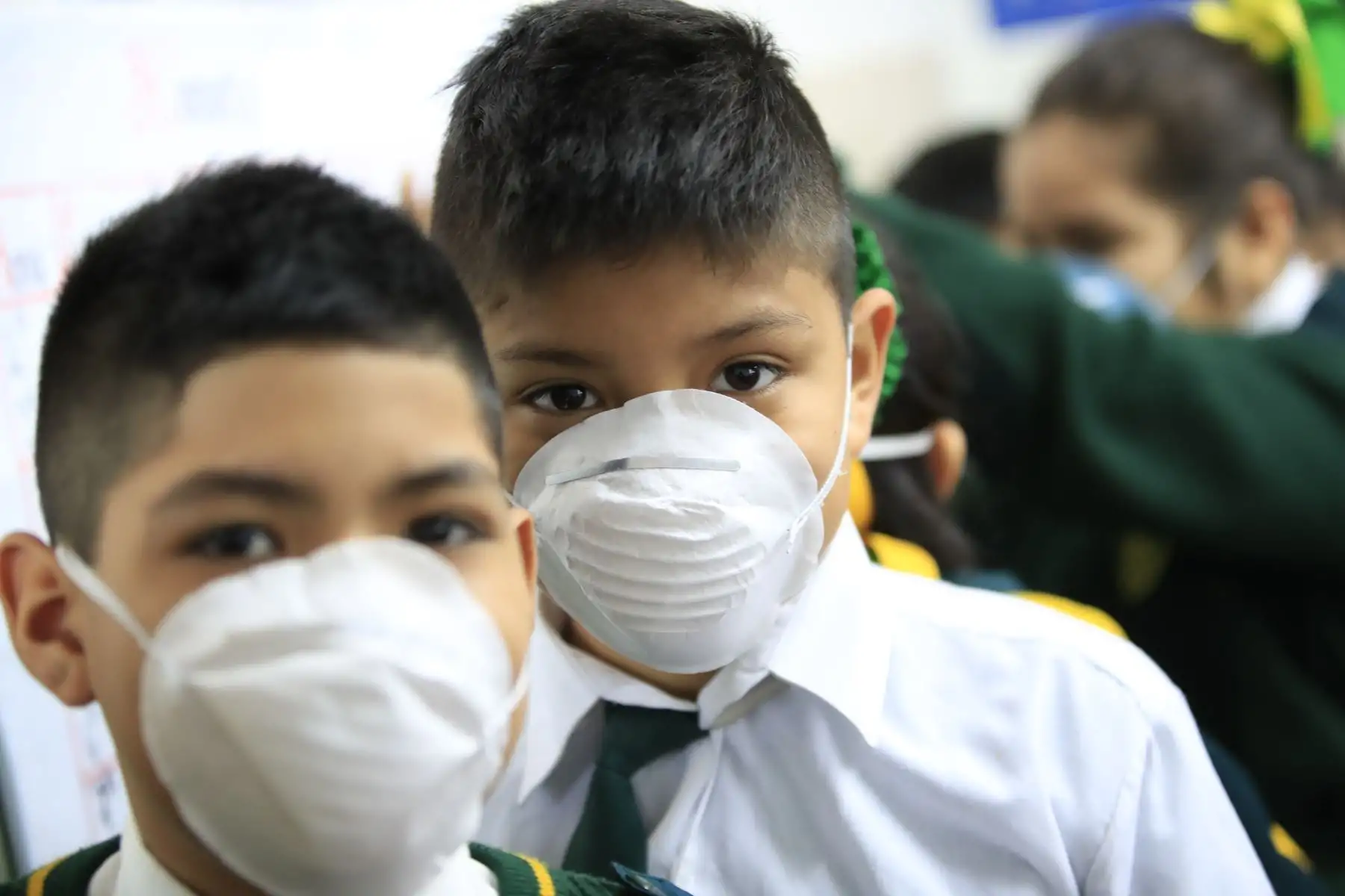 Simulacro contra incendio para mostrar la capacidad de respuesta de la comunidad educativa en el colegio Héroes del Cenepa del Cercado de Lima.

Foto: Andina/Juan Carlos Guzmán Negrini