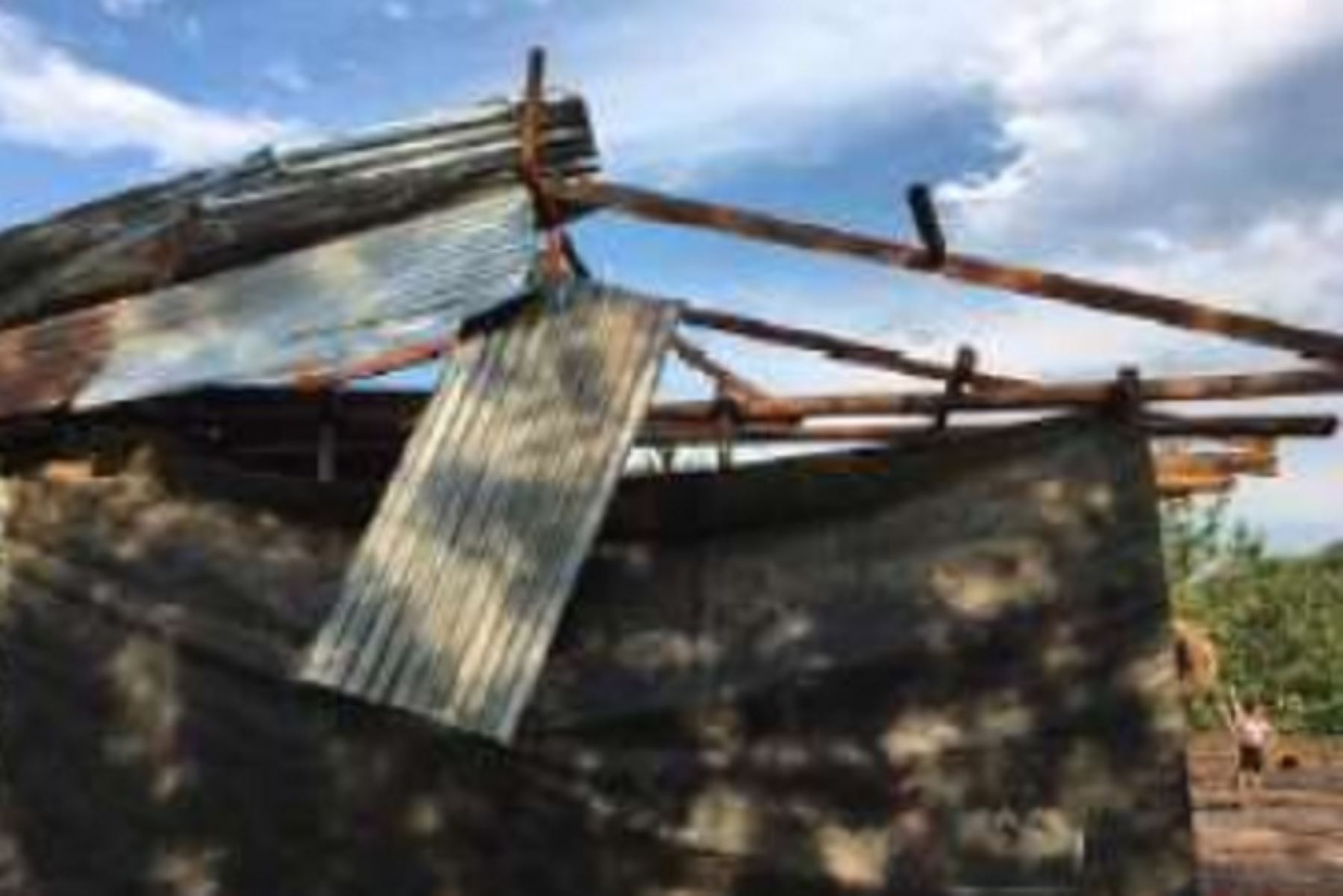 Alrededor de 40 viviendas del distrito de Campanilla, región San Martín, perdieron sus techcos a causa de los vientos fuertes. ANDINA/Archivo