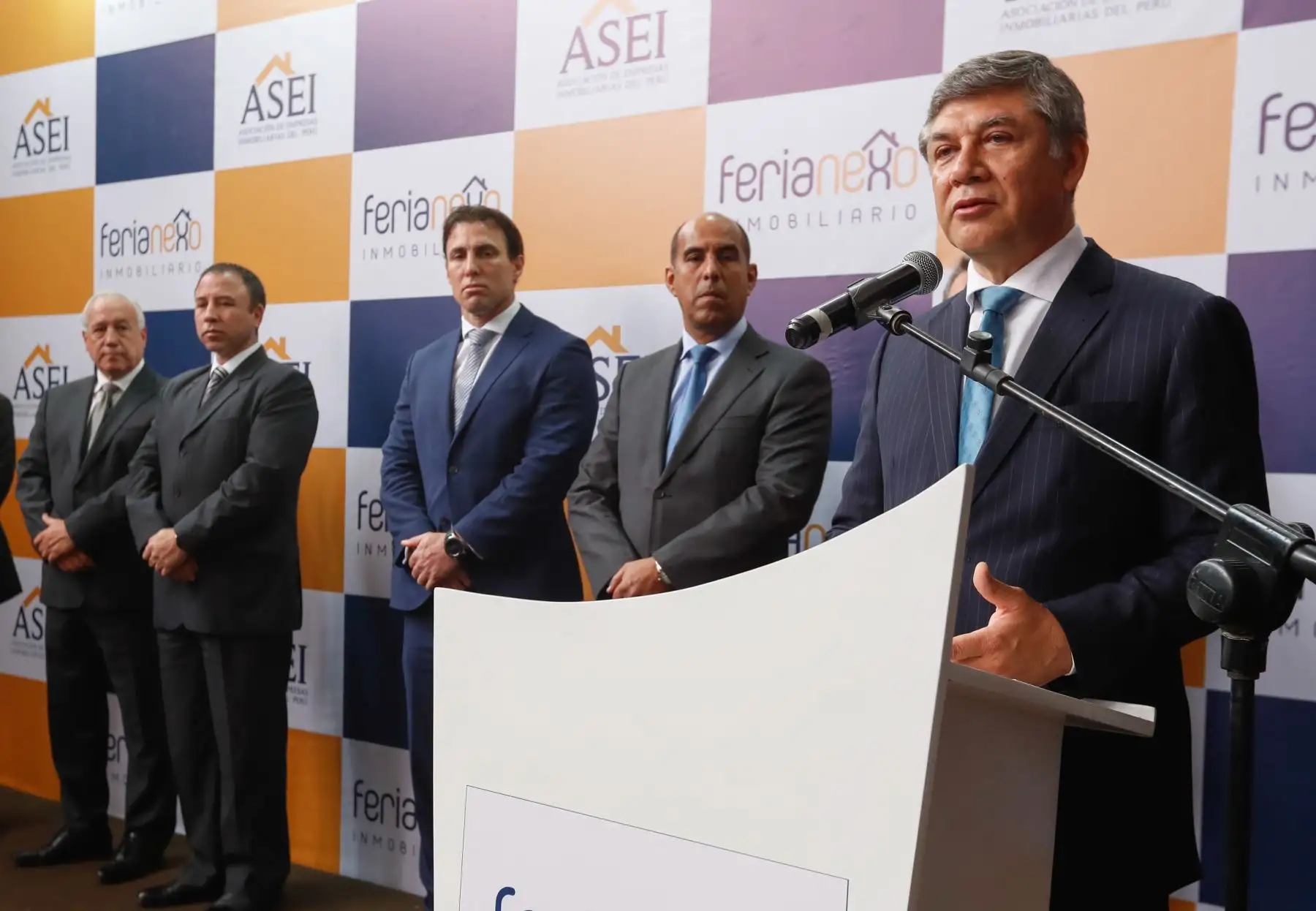 Ministro de Vivienda, Miguel Estrada participa en la inauguración de la XI edición de la Feria Nexo Inmobiliario 2019, donde se presentan 353 proyectos inmobiliarios y se pone a disposición más de 20 000 viviendas ubicadas en 25 distritos de Lima y Callao.
Foto: Ministerio de Vivienda