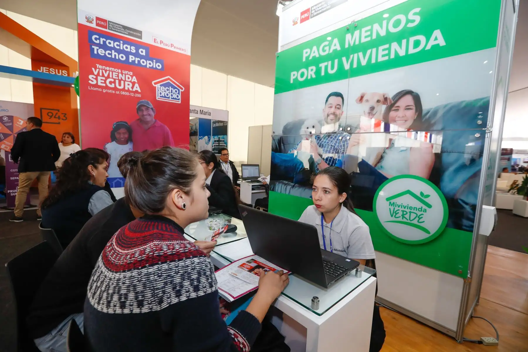 Módulos de información en la  XI edición de la Feria Nexo Inmobiliario 2019, donde se presentan 353 proyectos inmobiliarios y se pone a disposición más de 20 000 viviendas ubicadas en 25 distritos de Lima y Callao.
Foto: Ministerio de Vivienda