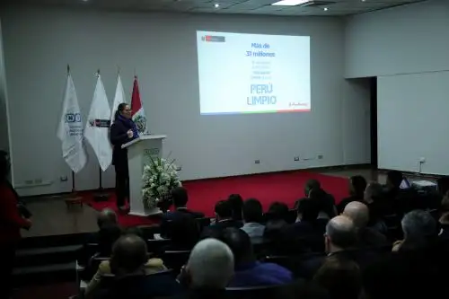 Titular del Ministerio del Ambiente, Lucía Ruíz