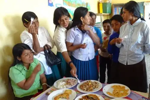 Madres de familia de Cañaris aprenden a preparar recetas nutritivas de Qali Warma
