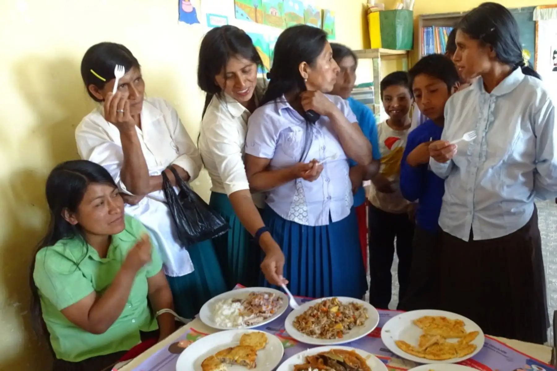 Madres de familia de Cañaris aprenden a preparar recetas nutritivas de Qali Warma