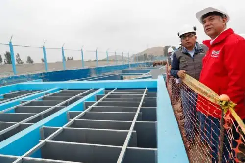 Ministro de Vivienda Construcción y Saneamiento Miguel Estrada entrega supervisa construcción de Planta de Agua Potable en Chincha