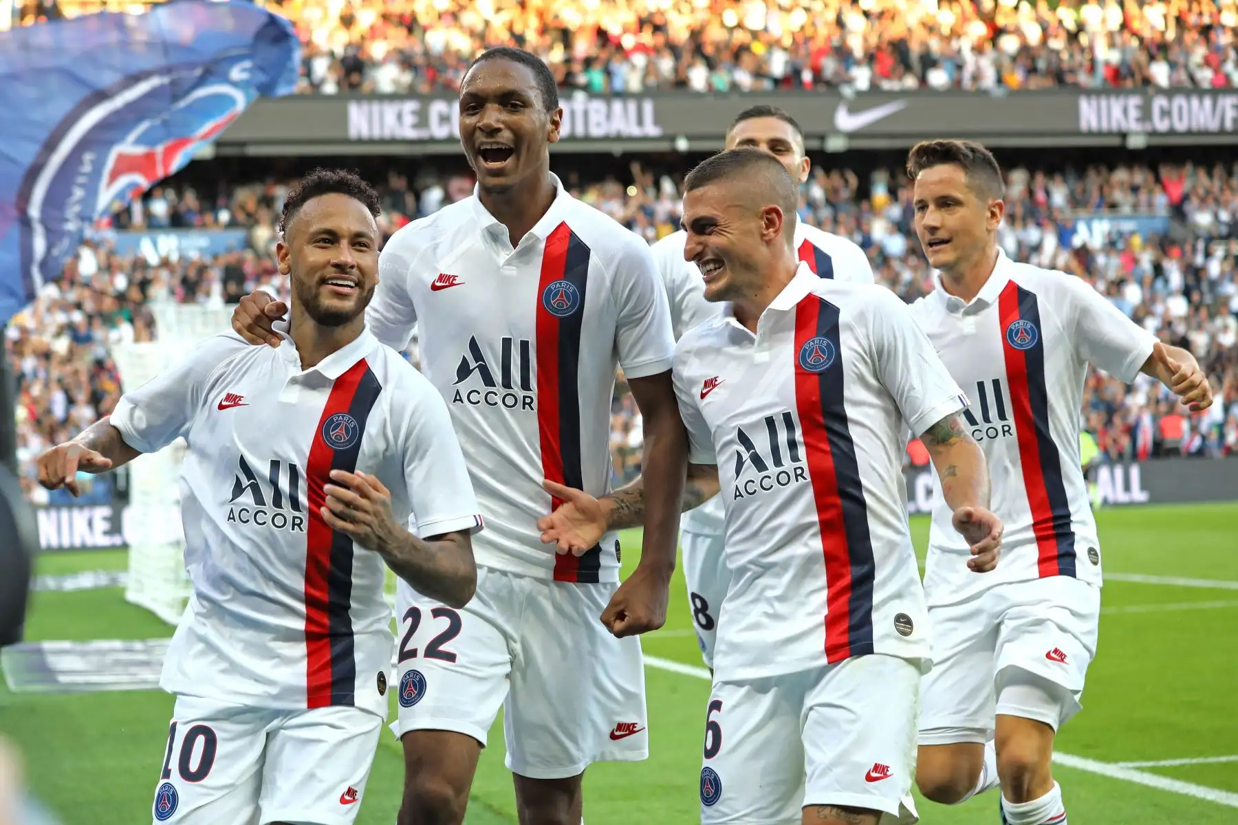 Astro brasileño Neymar le dio la victoria al PSG con gran actuación de su club. Foto: EFE