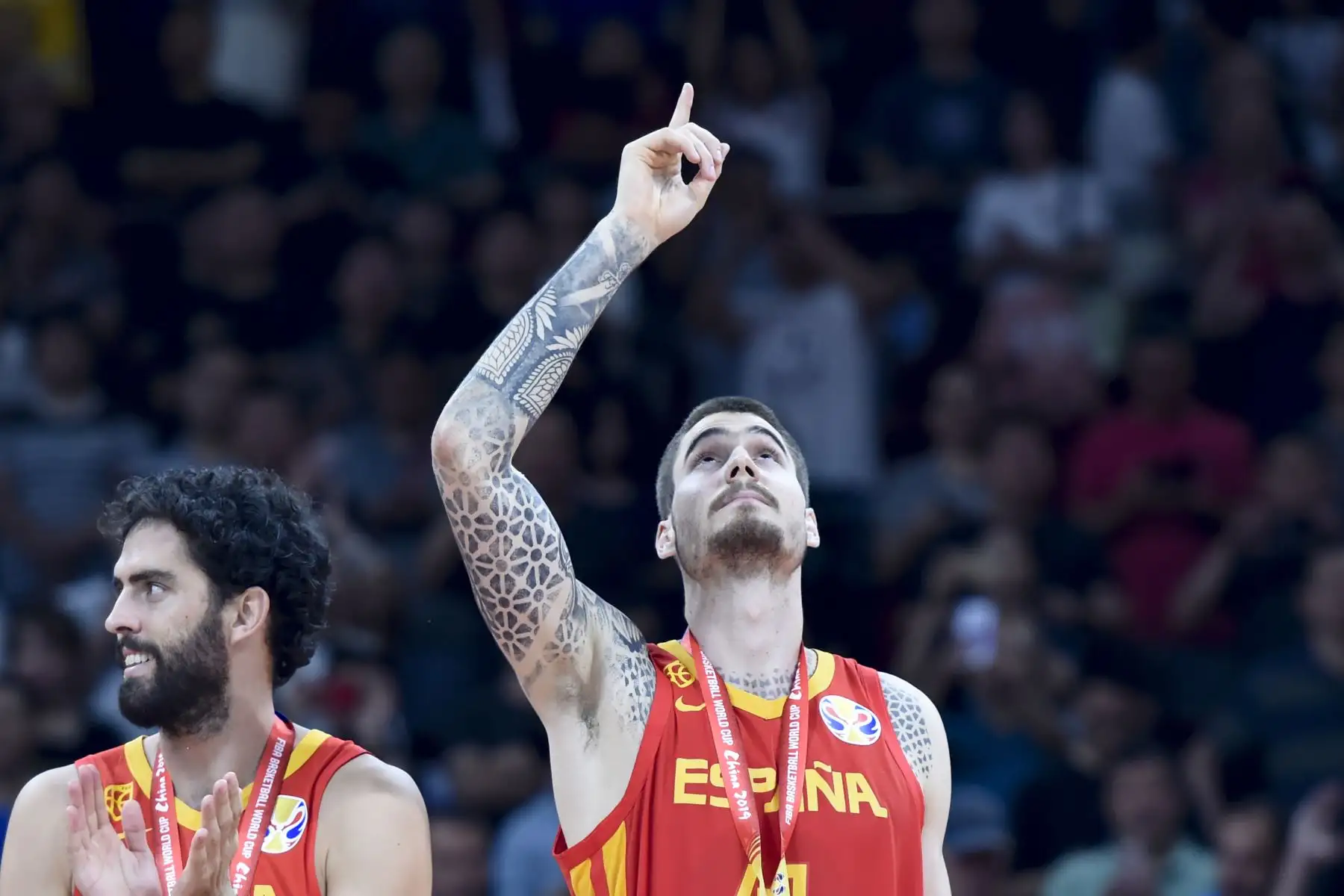 El español Juan Hernangomez hace un gesto después de la victoria de su equipo contra Argentina en el juego final de la Copa Mundial de Baloncesto en Beijing.
Foto: AFP