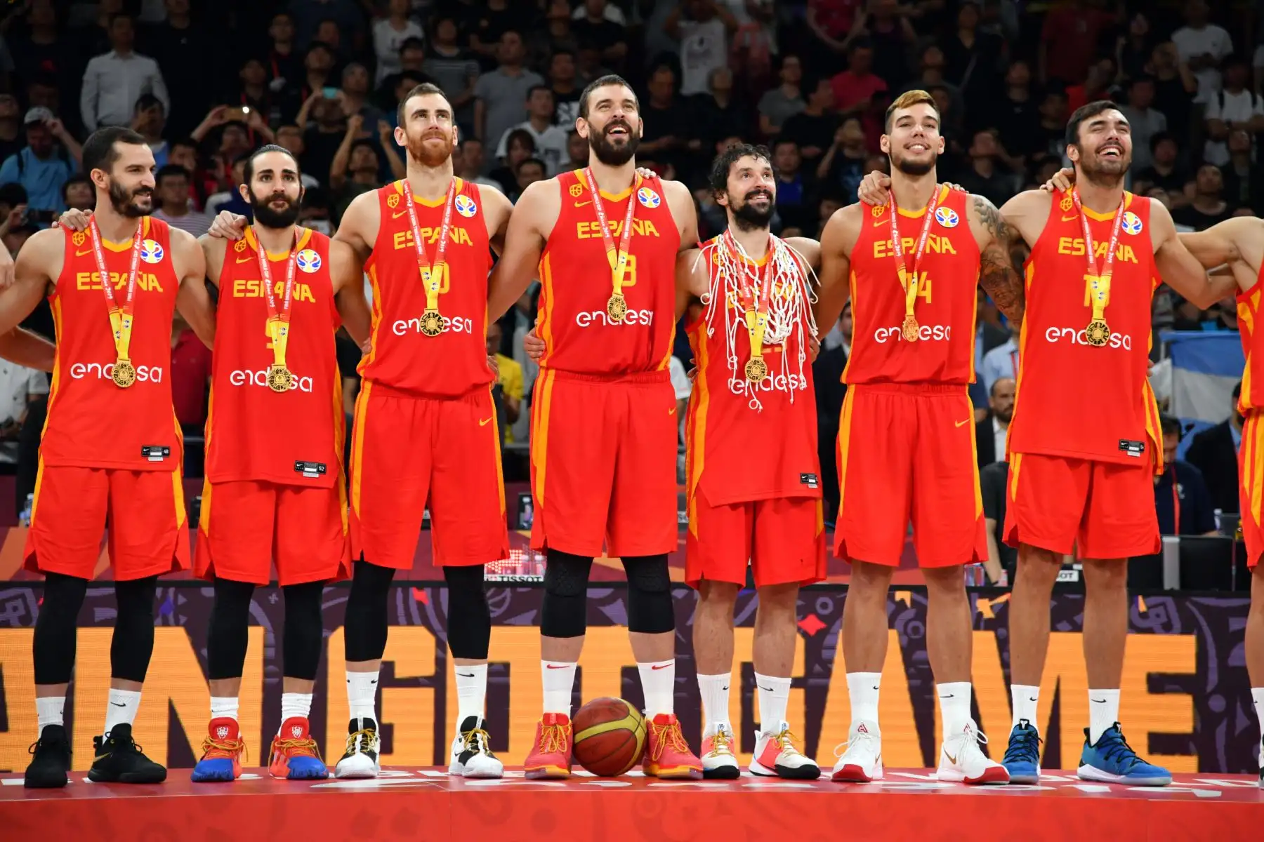 España  observa después del partido contra el Equipo Argentina durante las Finales de la Copa Mundial FIBA ​​2019 en el Cadillac Arena en Beijing, China. 
Foto: AFP